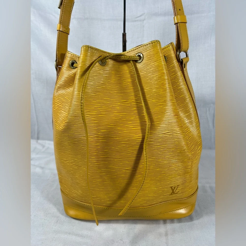 3148: Louis Vuitton Epi Noé GM Kenyan Fawn Yellow Bucket Bag